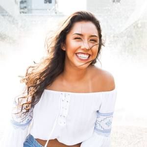 Meet your Posher, Isabel